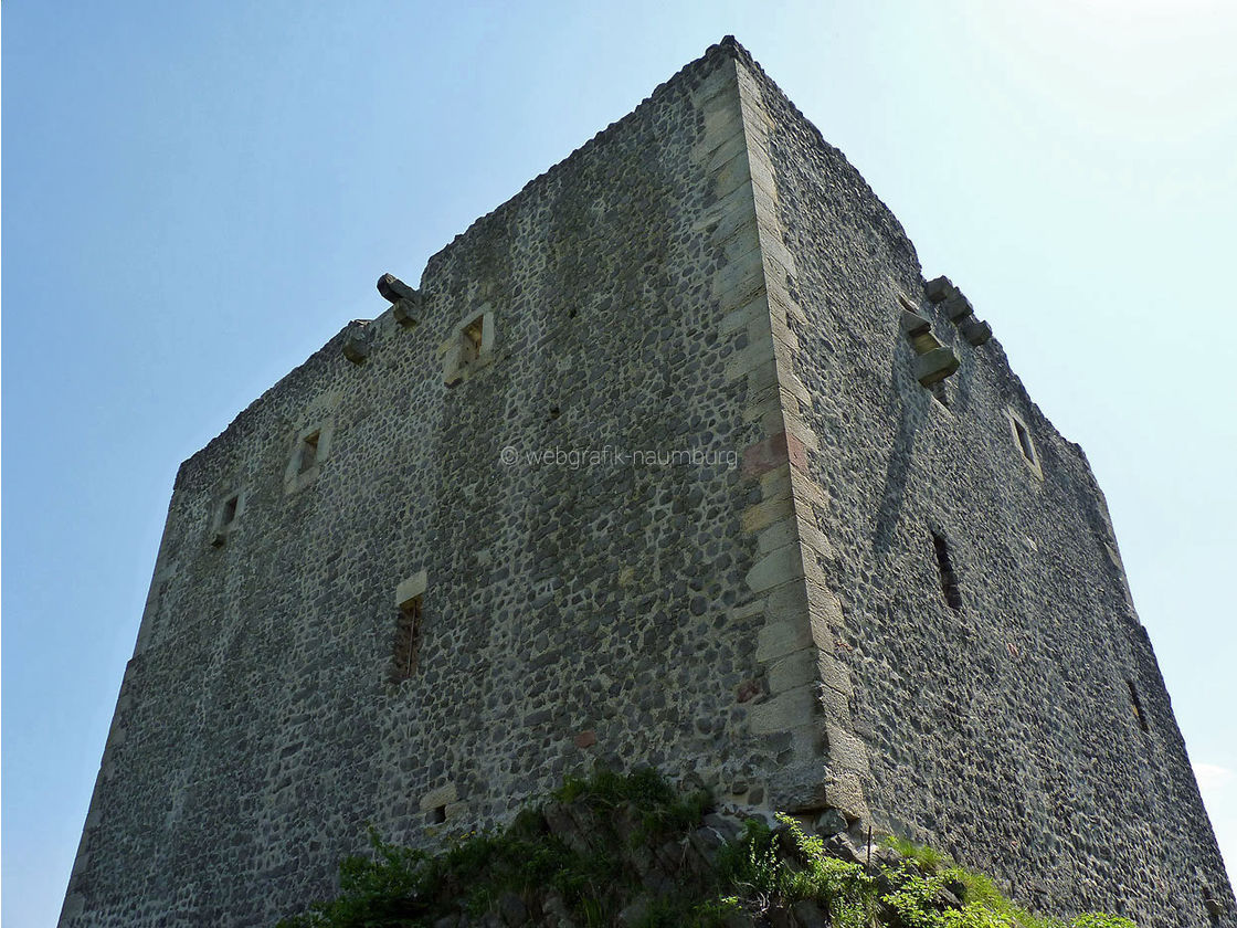 Die Weidelsburg bei Naumburg (Foto: Karl-Franz Thiede)